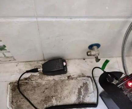 昌邑屋顶漏水维修公司分享下卫生间漏水的危害及解决方法